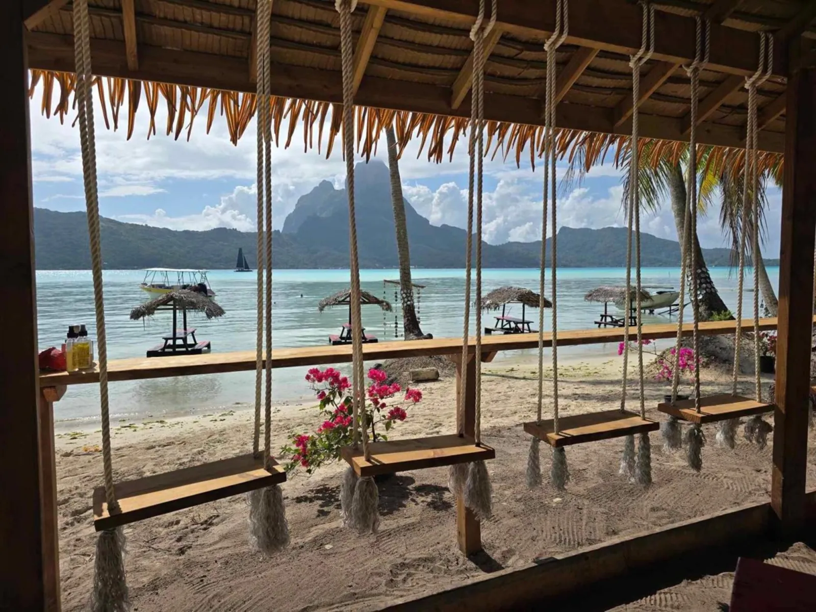 Traditional Canoe Lagoon Tour with BBQ Motu Lunch